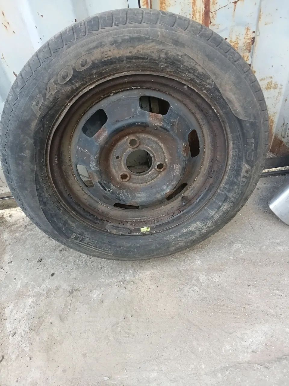 Roda 14 kwid