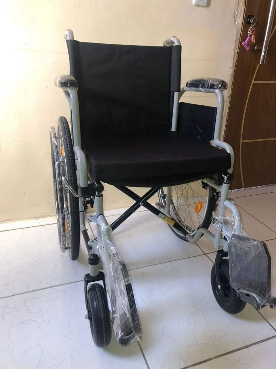 Cadeira de rodas  - Foto 2