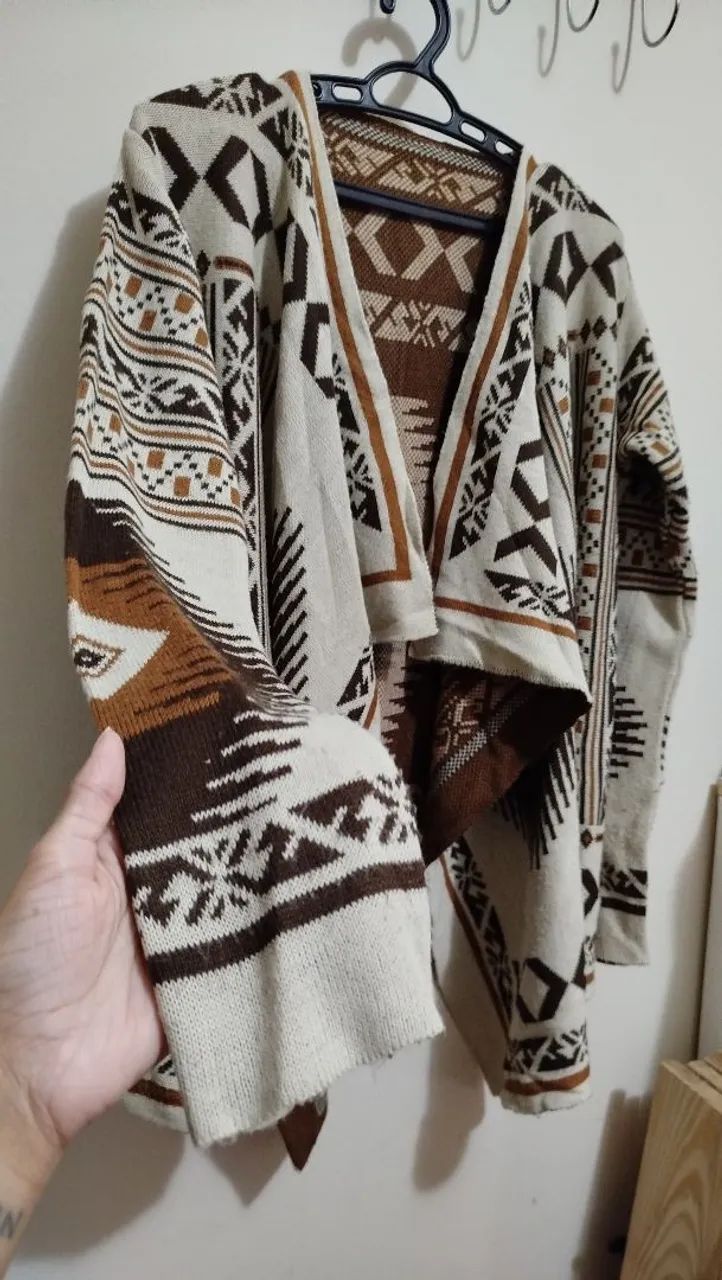 Poncho aberto estampado marrom tamanho M - Foto 2