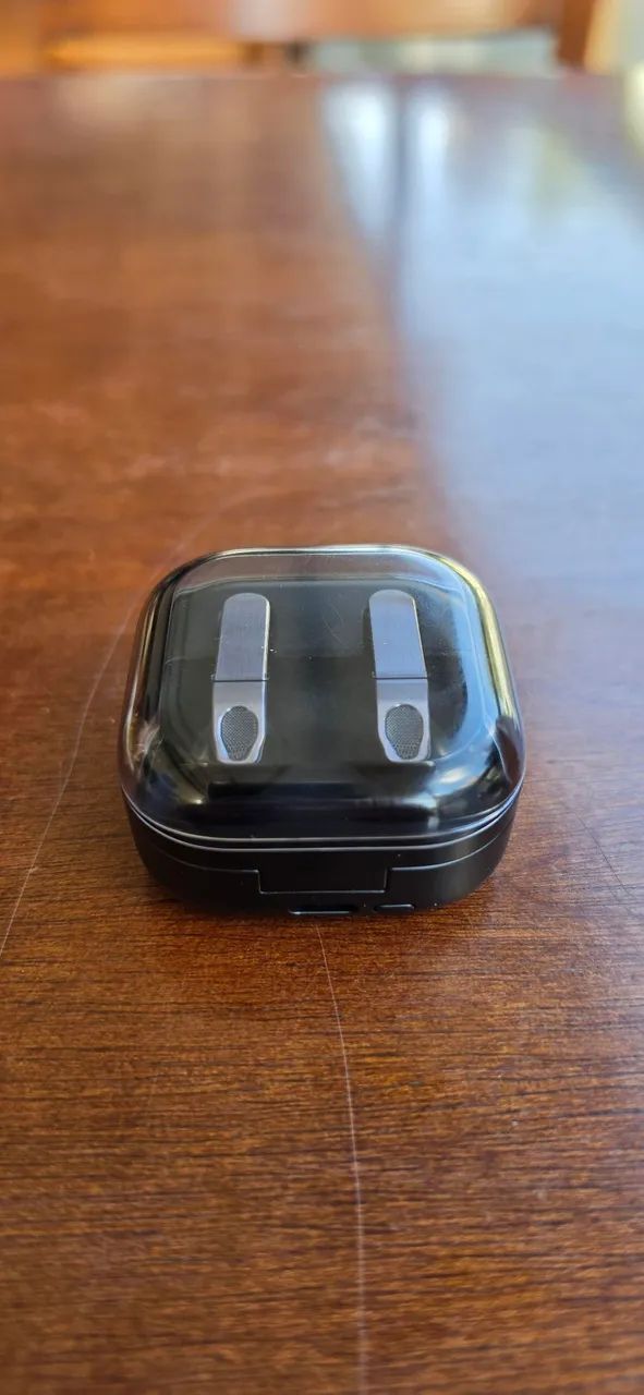 Vendo Galaxy Buds4 normal com 2 meses de uso  - Foto 3