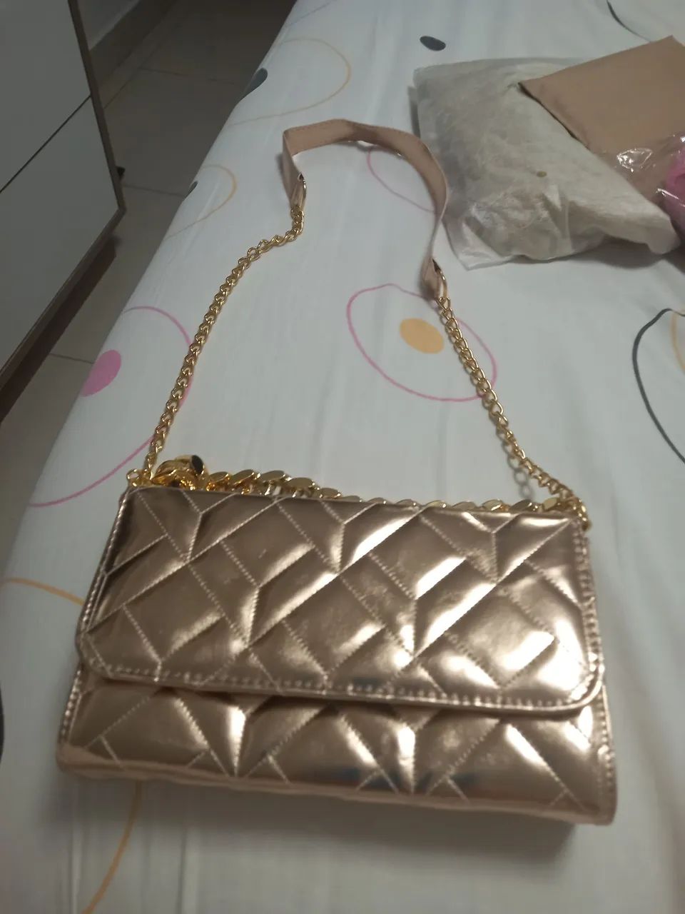 Linda Bolsa dourada. - Foto 2