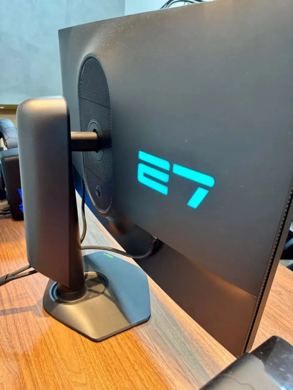 Monitor Alienware 27 QHD 180hz IPS - Foto 2