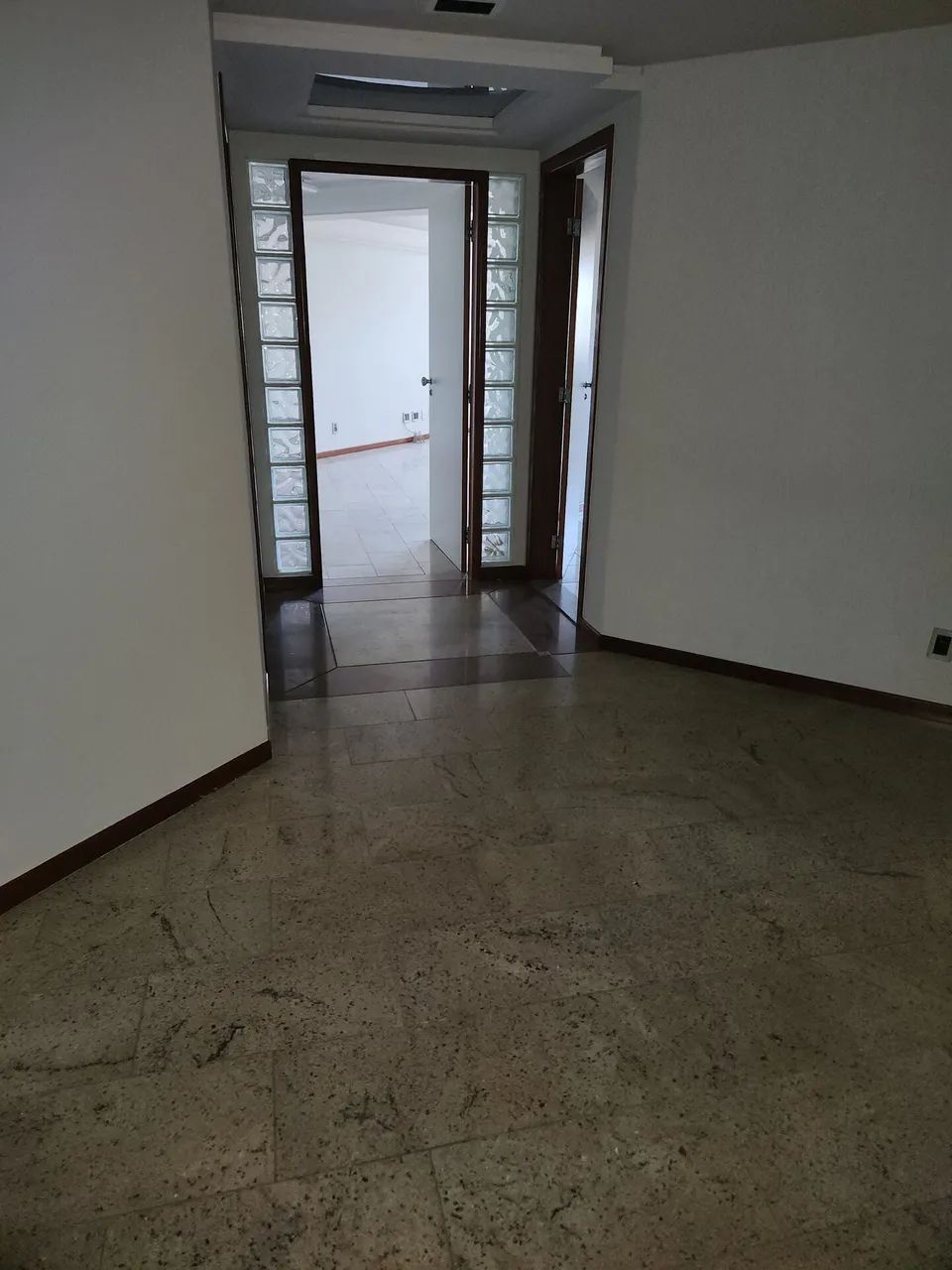 Sala comercial para alugar no bairro Centro de Vila Velha - Vila Velha/ES