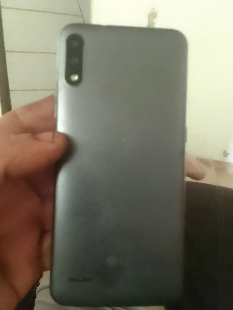 LG k22+ 64gb 4 de ram leve trincado funcionando perfeitamente  - Foto 4