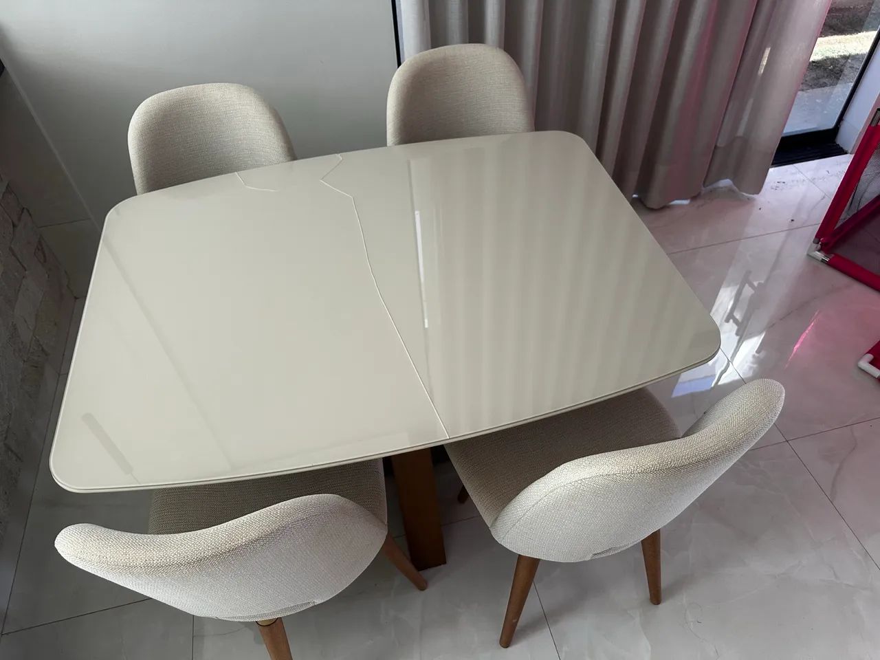 Mesa Retangular com Vidro Donatella com 4 Cadeiras New Drop  - Foto 5
