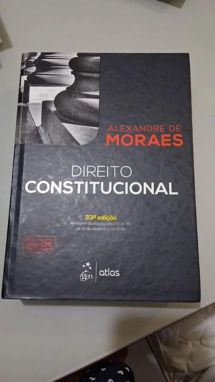 Livros de direito  constitucional 