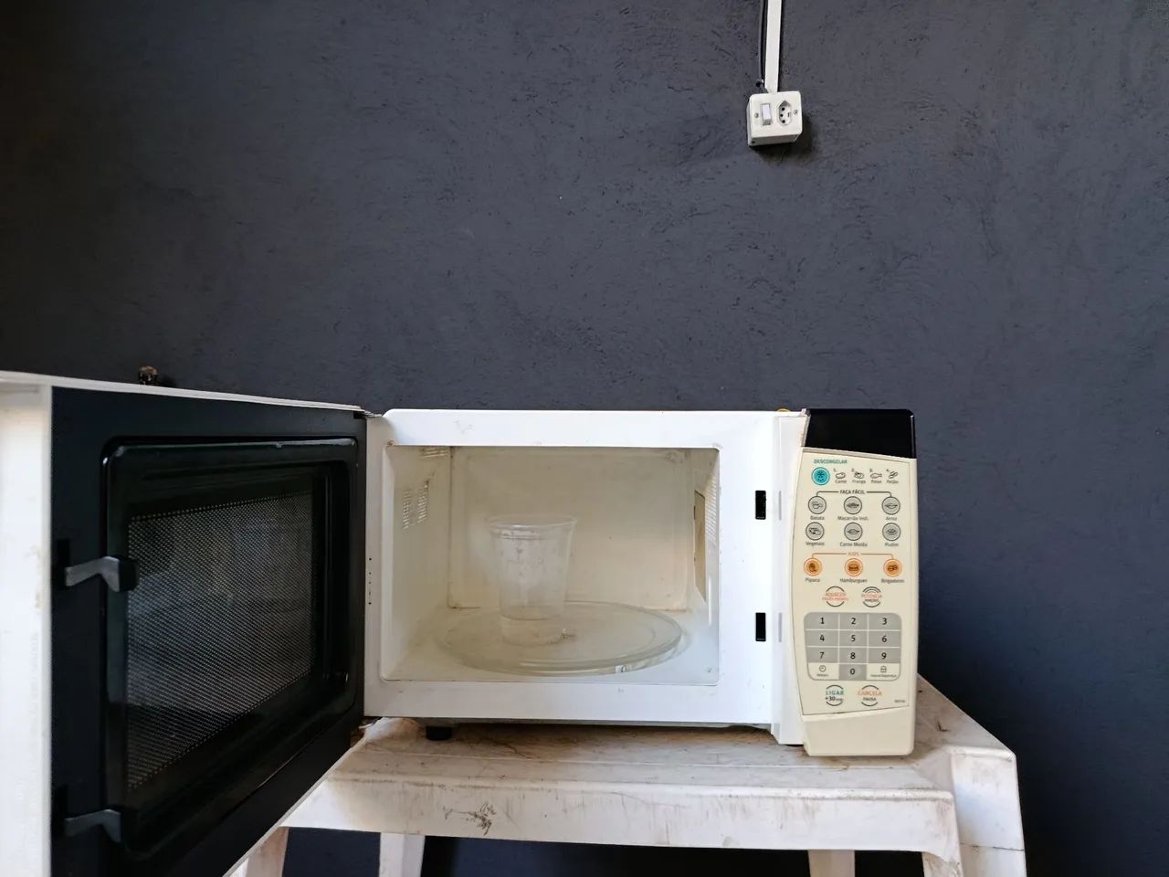 Microondas 20 litros  - Foto 2