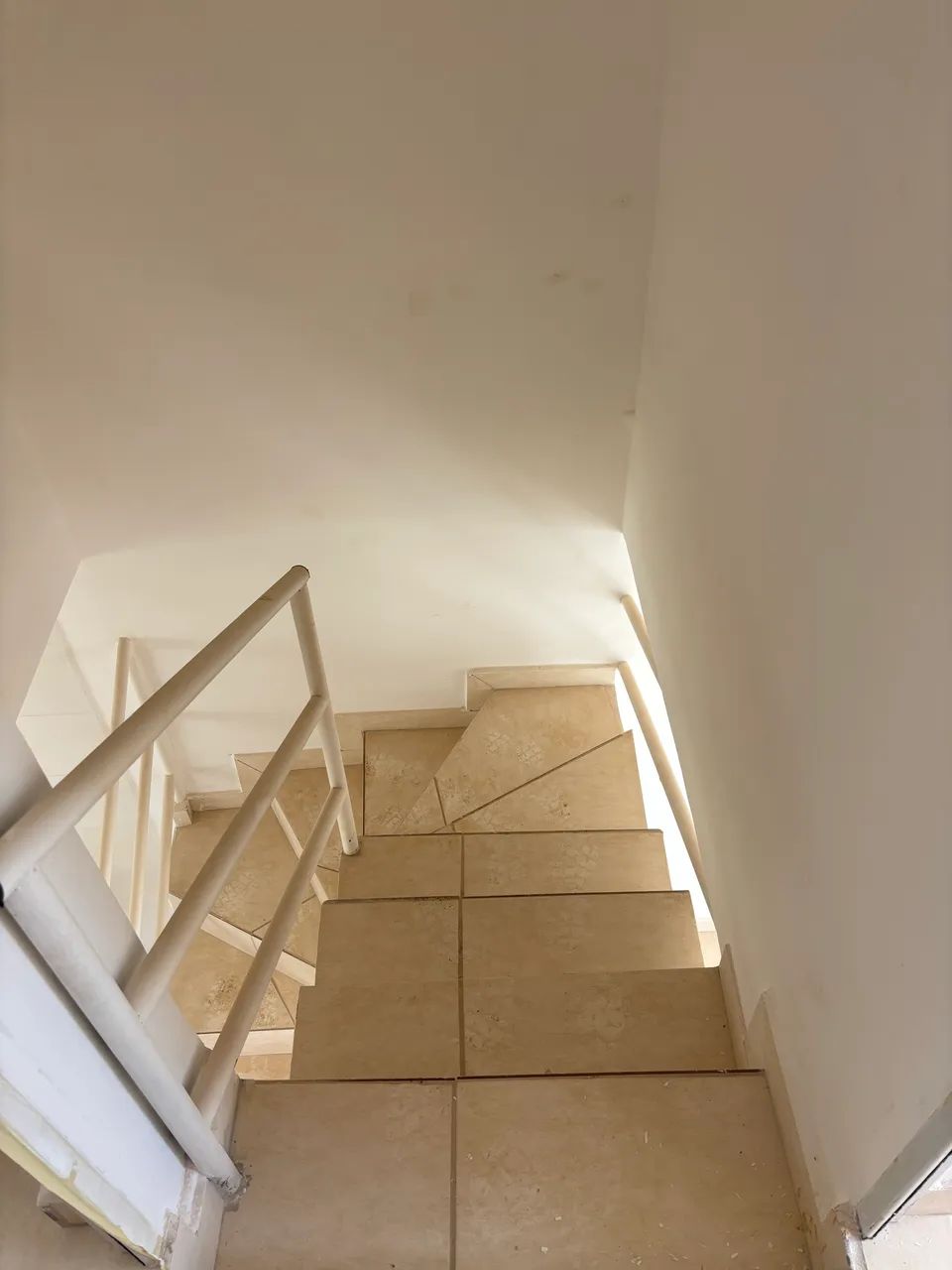 APARTAMENTO DUPLEX 2 QUARTOS - GRAN ACRÓPOLIS II - LUZIÂNIA/GO - Foto 2