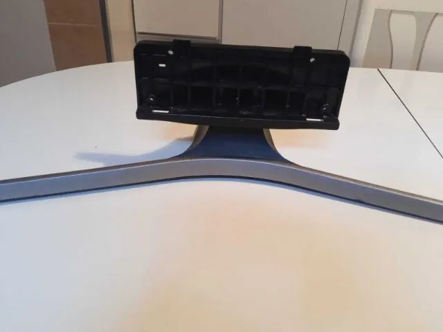 Base de TV Samsung (48-55 polegadas) Modelos J5500 / J6200 / J6300  - Foto 3