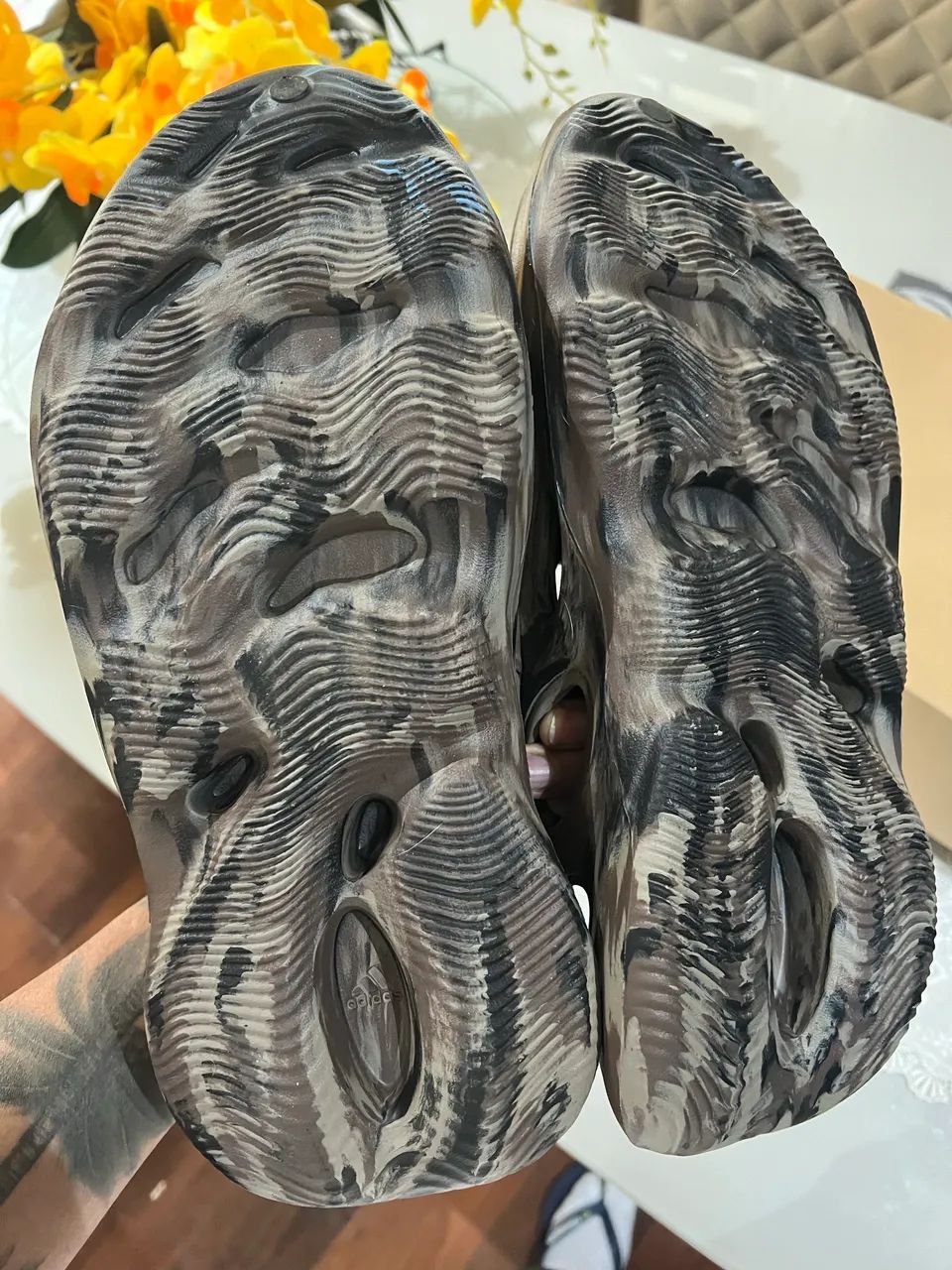 Yeezy foam Runner MX Cinder original - Foto 4