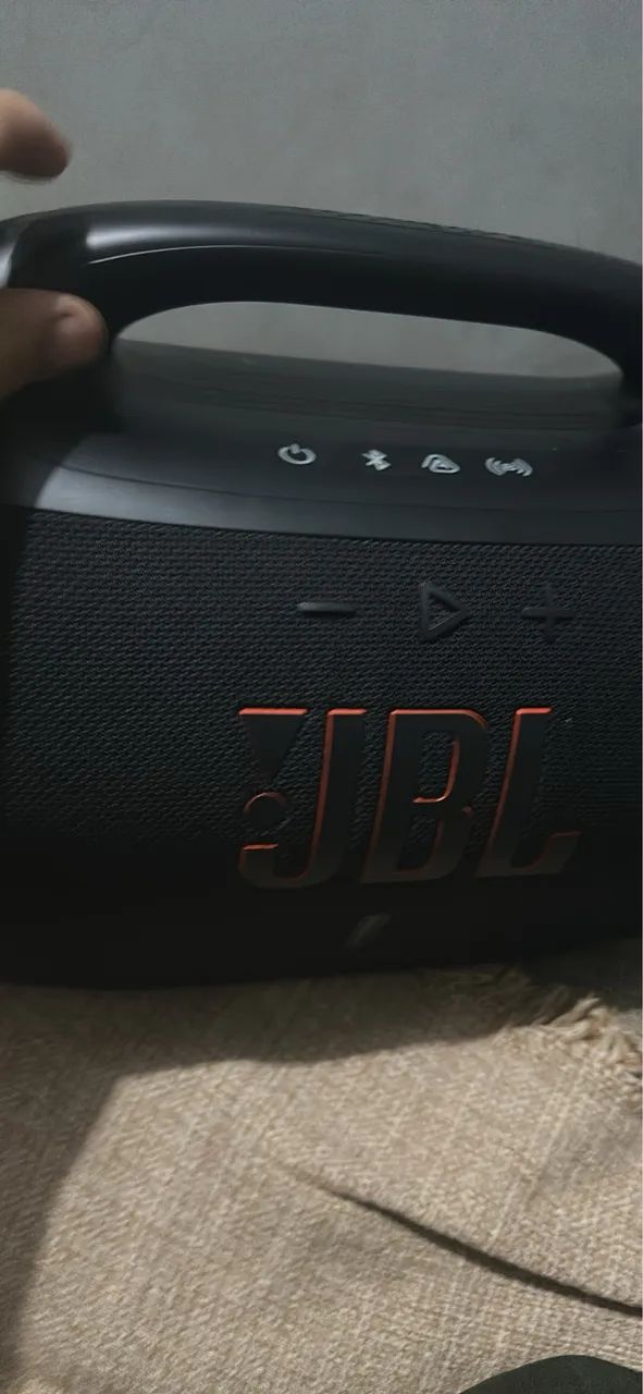 Bombox 4