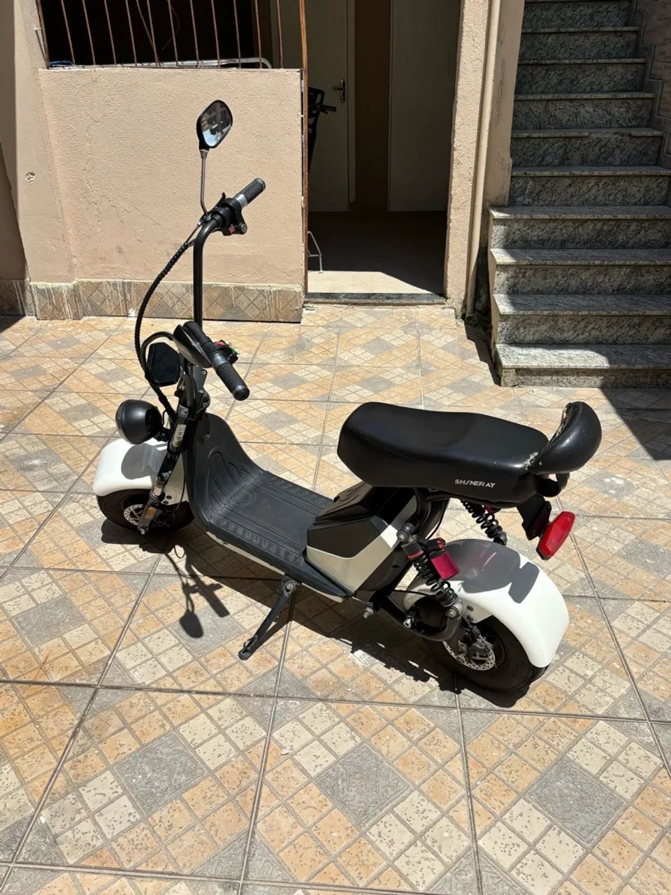 scooter PT2x branca (usada) 
