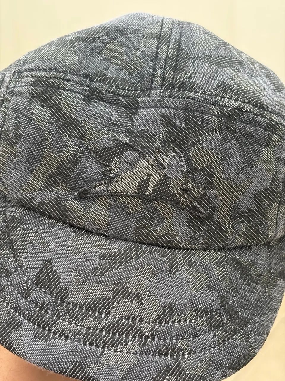 boné lepre jacquard preto e cinza - Foto 4