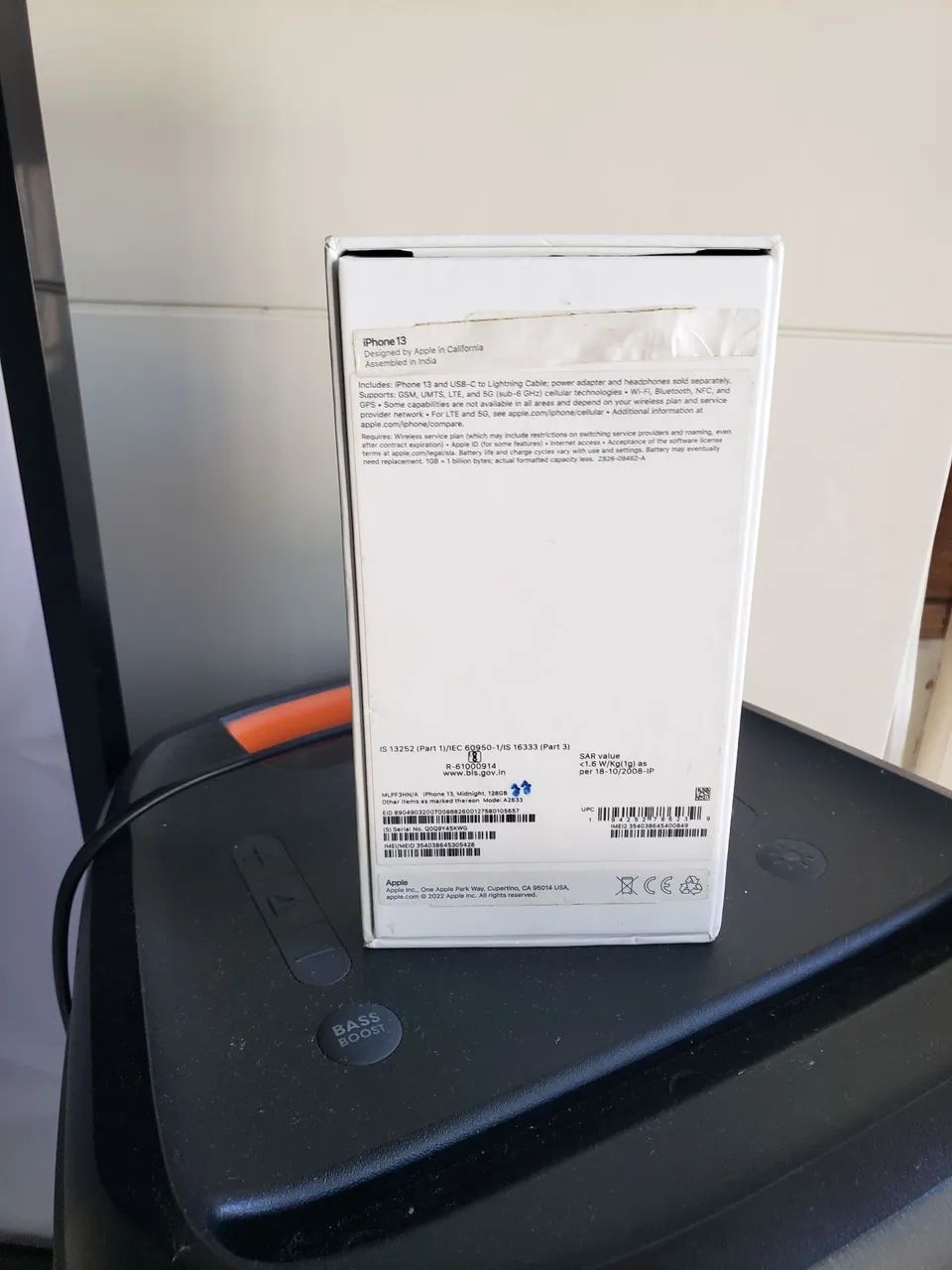 VENDO CAIXA DE IPHONE 13 BEM NOVA - Foto 3