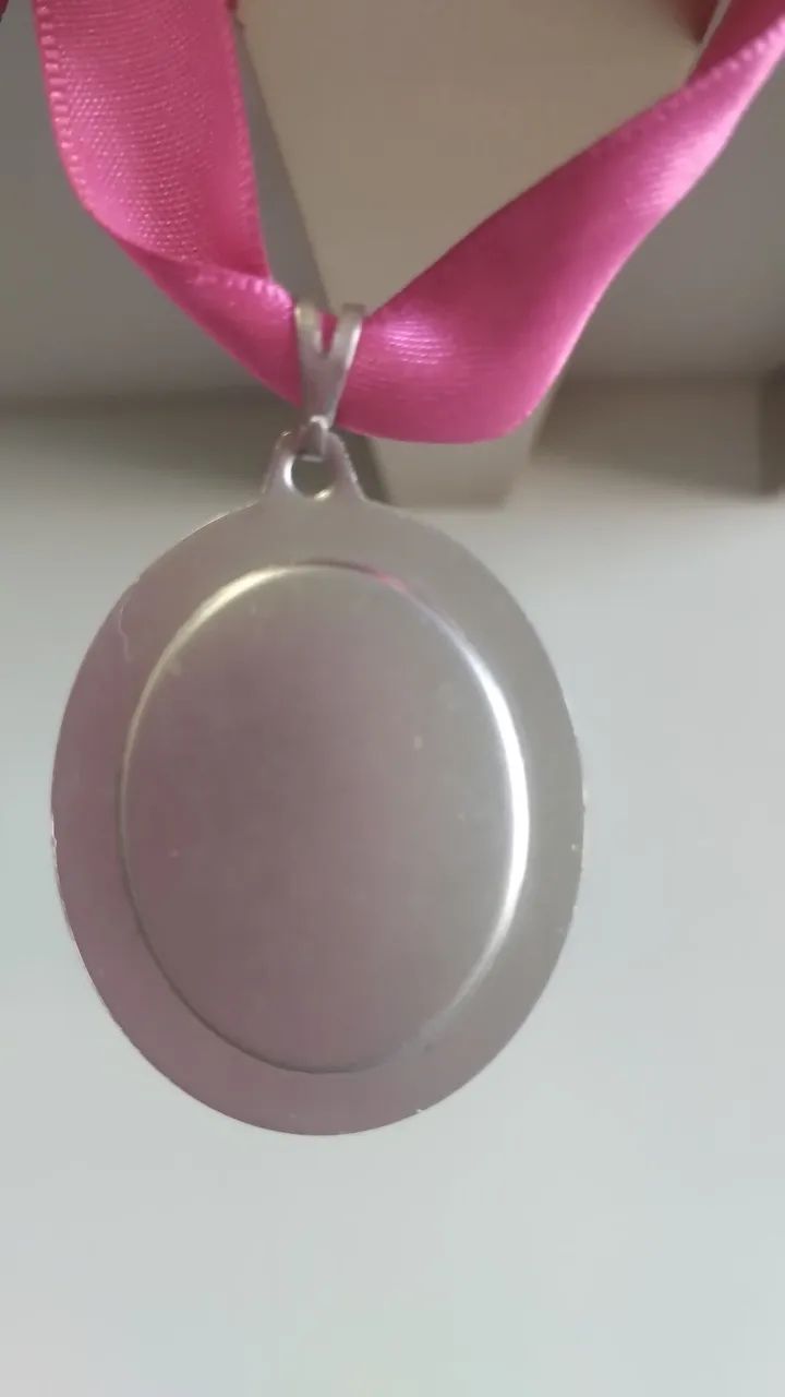 VENDO MEDALHA ANTIGA - Foto 3