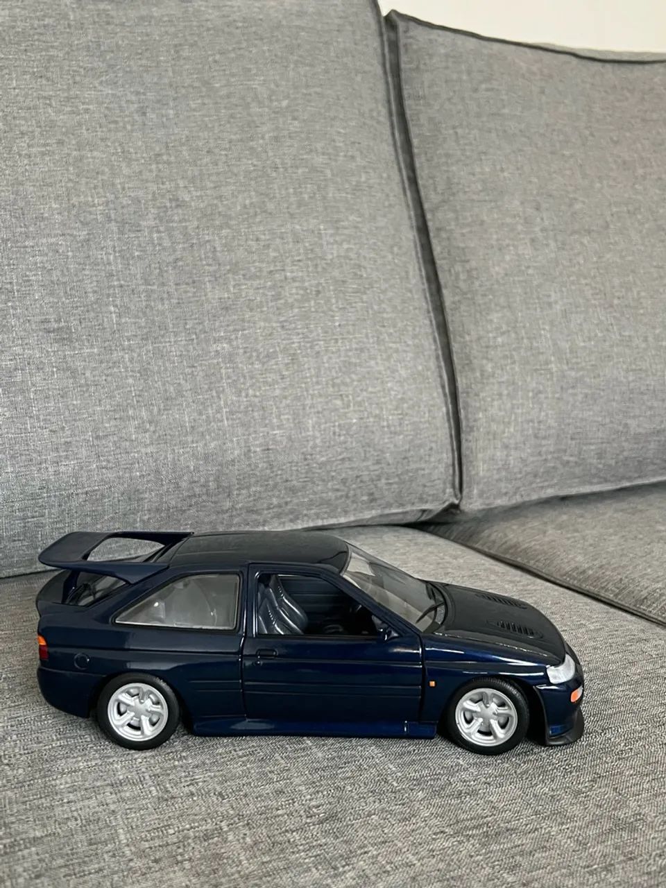 Miniatura Ford Escort Rs 1/18 Ut Models - Foto 2
