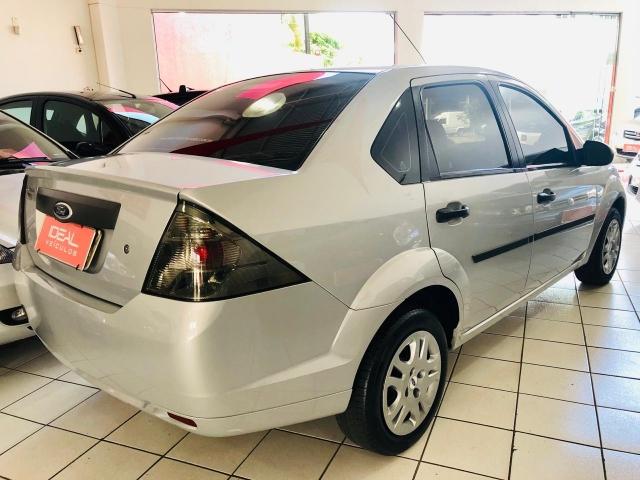 Fiesta Sedan 1.0 (flex) 2011 - Foto 4