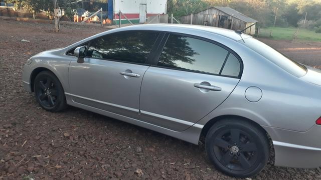 Honda Civic LXS Automático