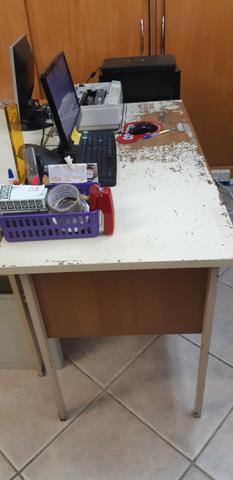 Vendo 4 mesas de escritório no estado - Foto 2