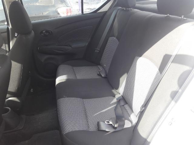 Nissan - Versa - Foto 4