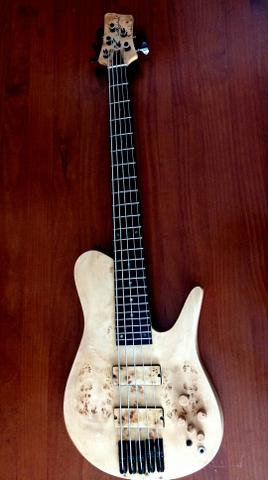 Baixo Lhuiz Guitars