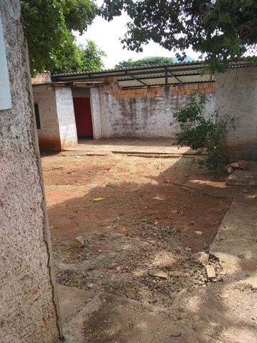 Alugo casa