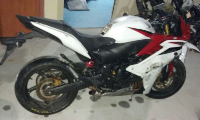Sucata de moto para retirada de peças CBR 600f 2013 - Foto 5