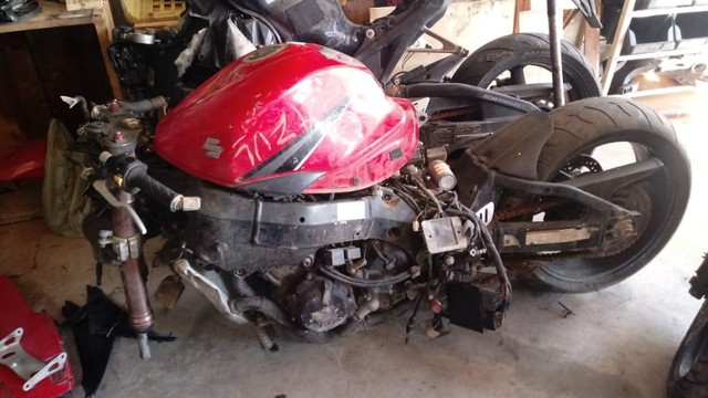 Sucata de moto para retirada de peças Suzuki SRAD 1000 2011 - Foto 6