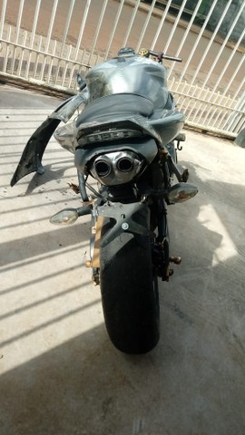 Sucata de moto para retirada de peças CBR 1000rr 2006 - Foto 5