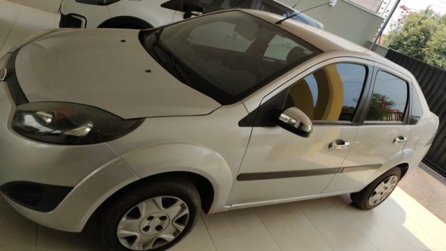 VENDO FIESTA SEDAN 1.6