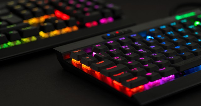 Teclado Mecânico Gamer Corsair K70 MK2 Rapidfire rgb Switch Cherry