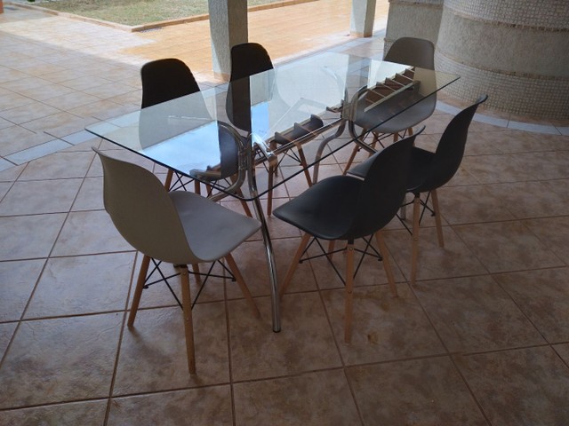 Mesa com jogo de 6 cadeiras Charles Eames (entrega por minha conta na região de Ourinhos) - Foto 2