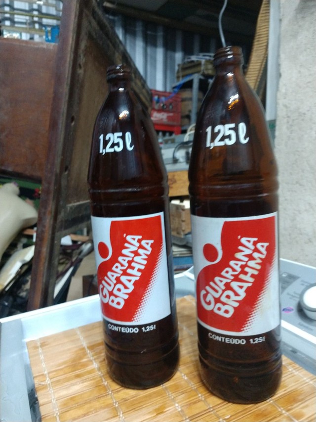 Duas garrafas guaraná Brahma coleção  - Foto 2