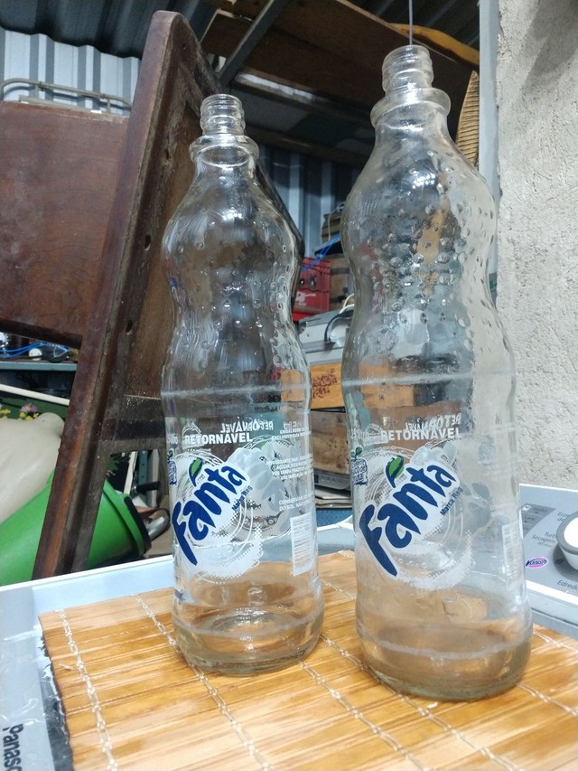 Duas garrafas antigas fanta coleção  - Foto 2
