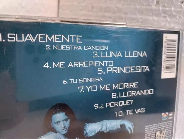 CDs  Elvis Crespo - Suavemente / Wow flash - Importados - Foto 3