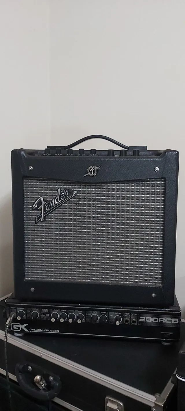 Fender Mustang 1 v2