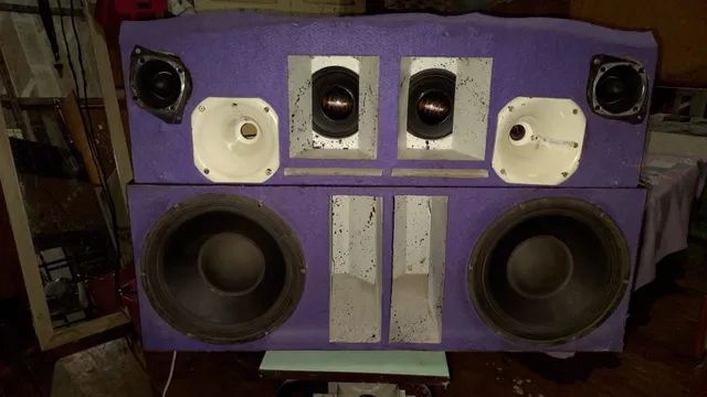 Vendo caixa paredão automotivo 