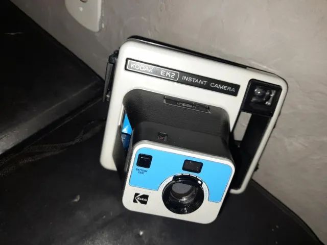 antiga maquina fotografica kodak ek2 instant câmera