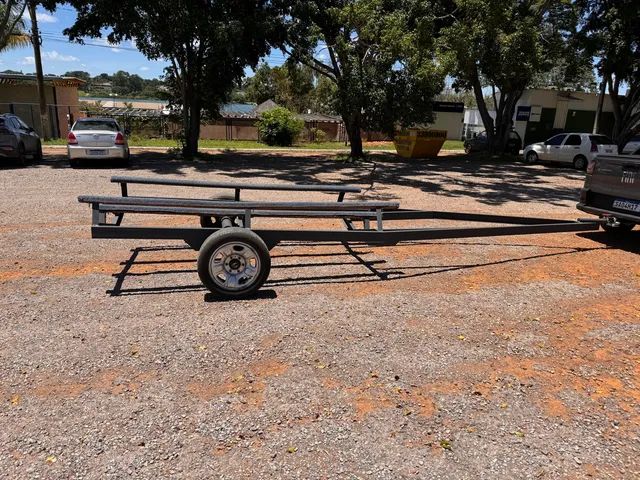 Carreta de encalhe para barco lancha