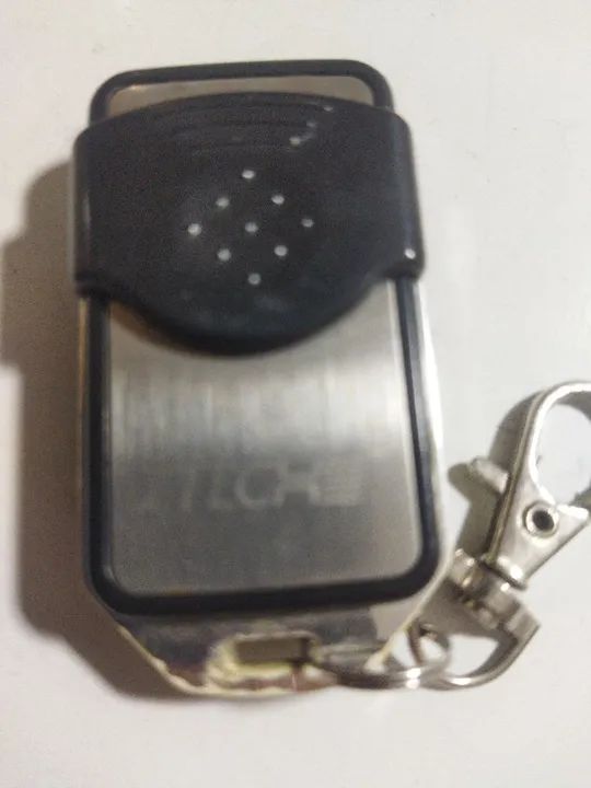 4 Controles remotos ZETECH para porta de enrolar 