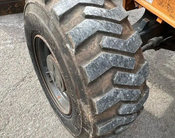 Retroescavadeira case 580N ano 2018 - Foto 4