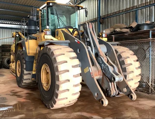 Pá Carregadeira Volvo L220 G ano 2014 com 22.000 horas, em MG - Foto 3
