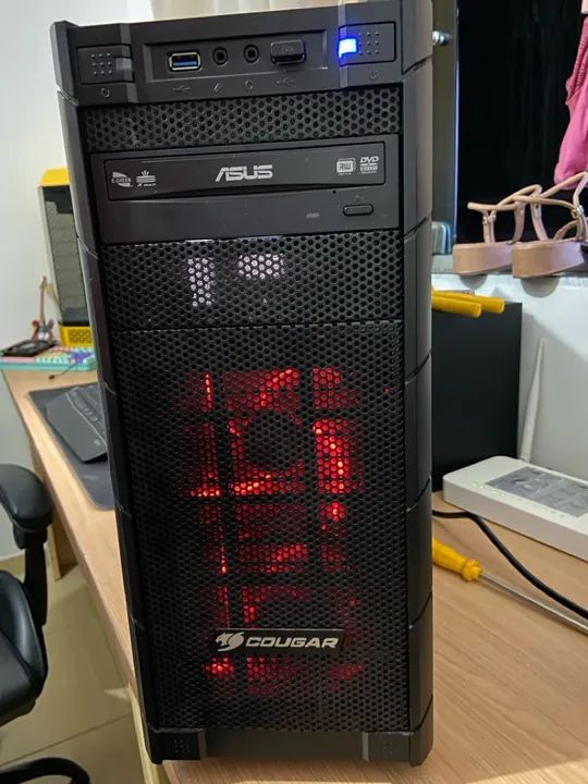 Gabinete Gamer com kit placa mãe e processador 