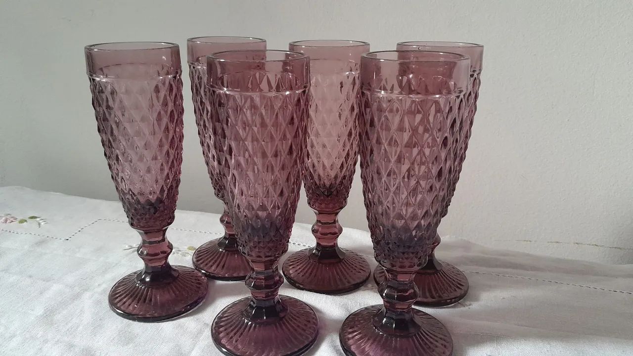Jogo de taças para espumante - 6 peças - cor roxa