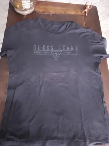 Camiseta GUESS.  G