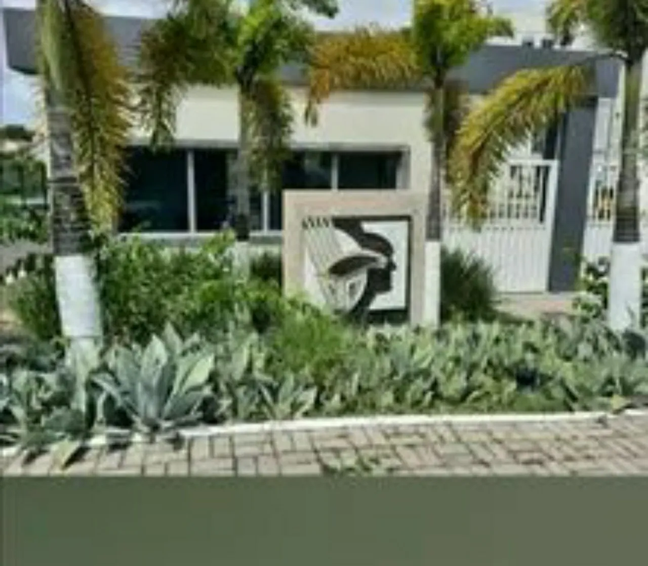 ALUGUEL DE APARTAMENTO MOBILIADO NO ÚLTIMO ANDAR EM CONDOMÍNIO FECHADO