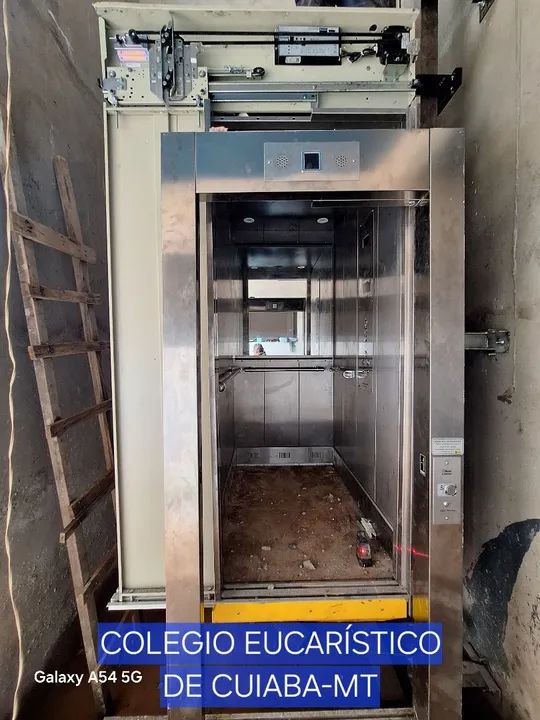 ELEVADORES RESIDENCIAL E COMERCIAL