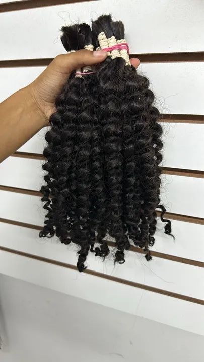 Cabelo cacheado de 55 cm
