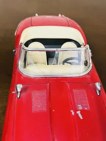 Miniatura Jaguar E-type 1961 Bburago 1/18 - Foto 3