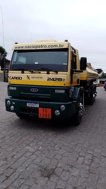 VENDO CAMINHÃO FORD/CARGO 2428E DIESEL COM TANQUE 16.000 LITROS ANO 20007 - Foto 4